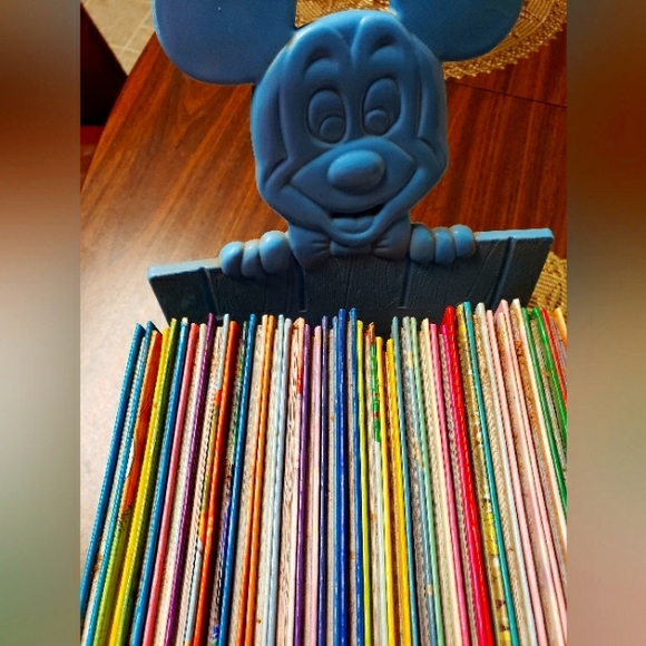 23 Disney Wonderful World Of Reading Books Hardcover Collection with book holder - Picture 2 of 3